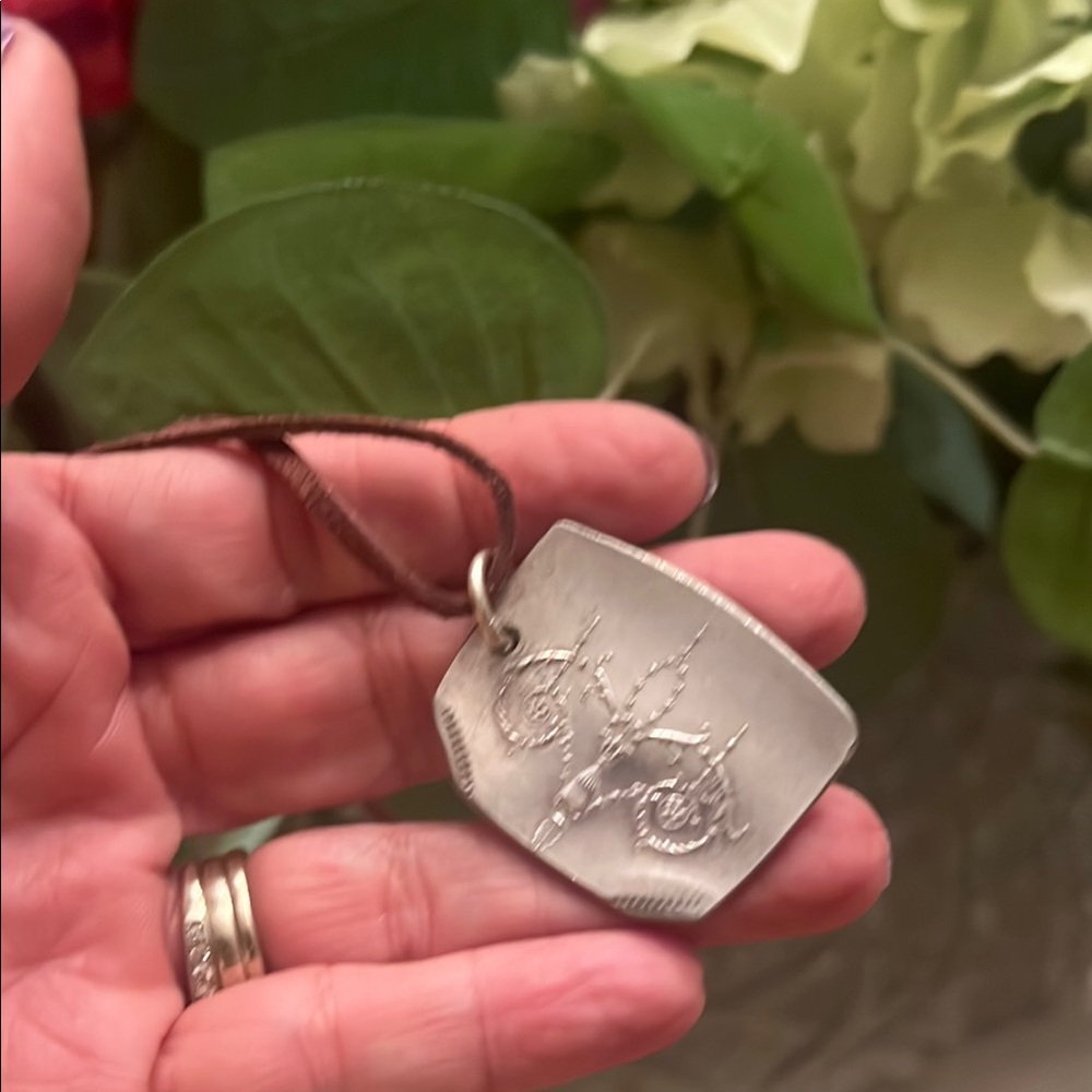 VTG Reworked Flatware Pendant - Picture 5 of 7
